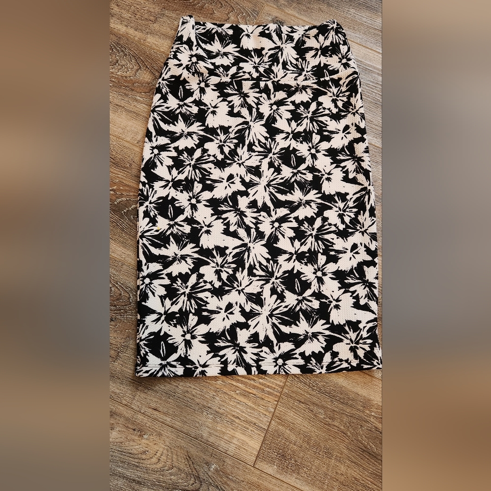 LuLaRoe Cassie Skirt